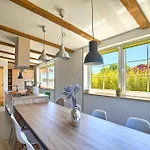 Stylish & Luxury Villa With Pool, Biliard, Extra Pool Heating Available - Wiibuk Pula