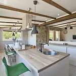 Villa Stylish & Luxury Villa With Pool, Biliard, Extra Pool Heating Available - Wiibuk *