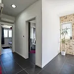 Stylish & Luxury Villa With Pool, Biliard, Extra Pool Heating Available - Wiibuk *