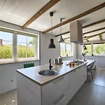 Stylish & Luxury Villa With Pool, Biliard, Extra Pool Heating Available - Wiibuk