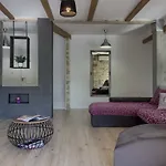 Villa Stylish & Luxury Villa With Pool, Biliard, Extra Pool Heating Available - Wiibuk Pula