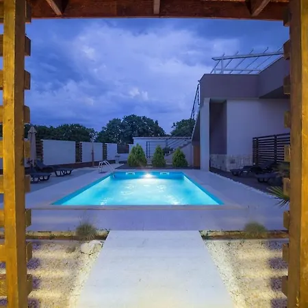 Stylish & Luxury Villa With Pool, Biliard, Extra Pool Heating Available - Wiibuk * Pula