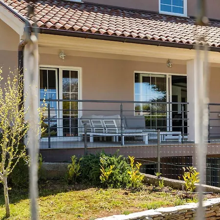 Villa Stylish & Luxury Villa With Pool, Biliard, Extra Pool Heating Available - Wiibuk