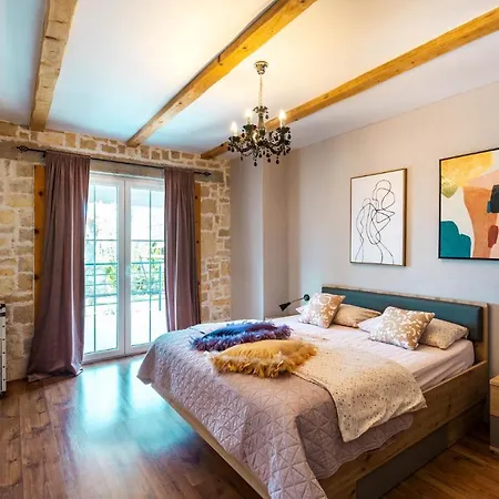 Villa Stylish & Luxury With Pool, Biliard, Extra Pool Heating Available - Wiibuk *