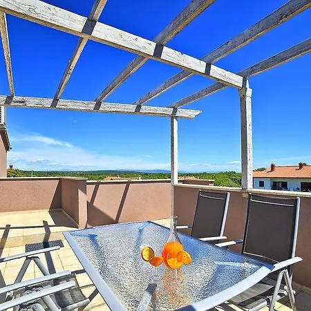 Villa Stylish & Luxury Villa With Pool, Biliard, Extra Pool Heating Available - Wiibuk Pula