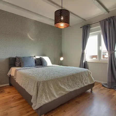 Stylish & Luxury Villa With Pool, Biliard, Extra Pool Heating Available - Wiibuk *