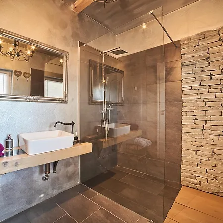 Stylish & Luxury Villa With Pool, Biliard, Extra Pool Heating Available - Wiibuk Villa