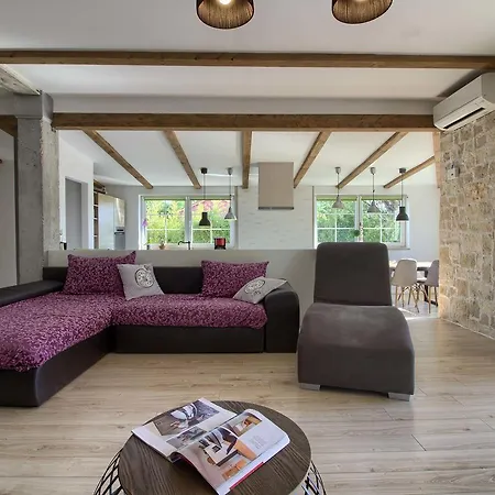 Stylish & Luxury Villa With Pool, Biliard, Extra Pool Heating Available - Wiibuk Villa