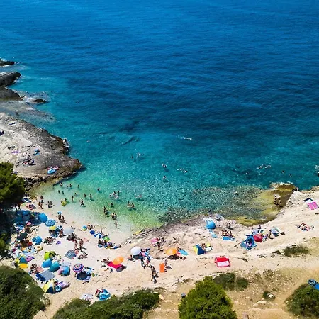 Willa Stylish & Luxury With Pool, Biliard, Extra Pool Heating Available - Wiibuk Pula