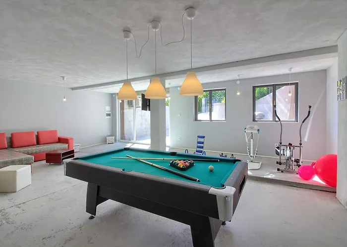 Stylish & Luxury With Pool, Biliard, Extra Pool Heating Available - Wiibuk * 普拉