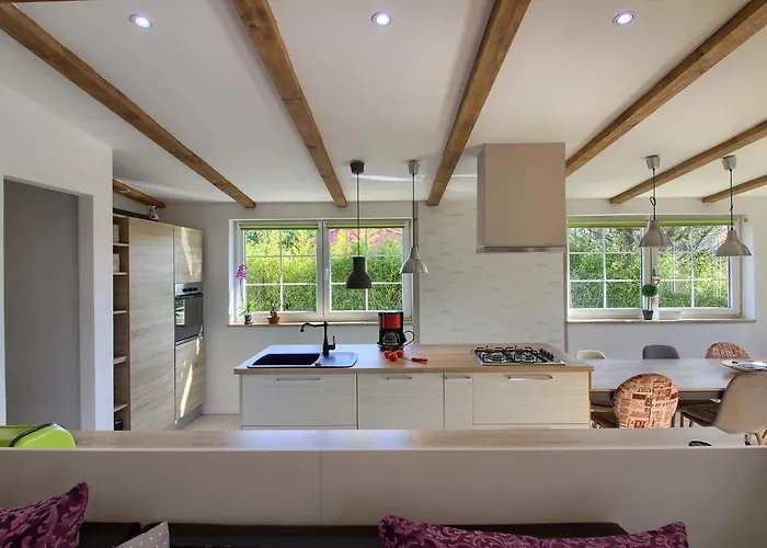 Stylish & Luxury With Pool, Biliard, Extra Pool Heating Available - Wiibuk