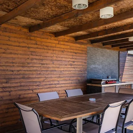 Villa Stylish & Luxury With Pool, Biliard, Extra Pool Heating Available - Wiibuk *