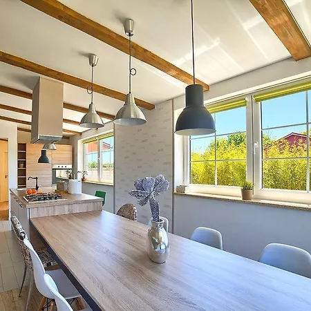 Stylish & Luxury With Pool, Biliard, Extra Pool Heating Available - Wiibuk Pula