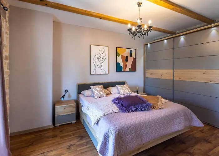 Villa Stylish & Luxury Villa With Pool, Biliard, Extra Pool Heating Available - Wiibuk Pula