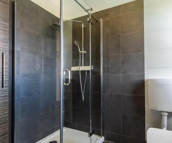 Stylish & Luxury Villa With Pool, Biliard, Extra Pool Heating Available - Wiibuk Pula