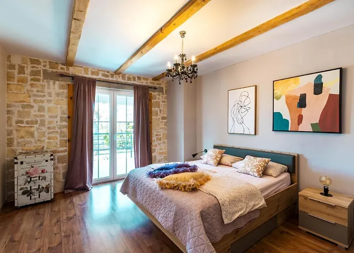 Villa Stylish & Luxury Villa With Pool, Biliard, Extra Pool Heating Available - Wiibuk *