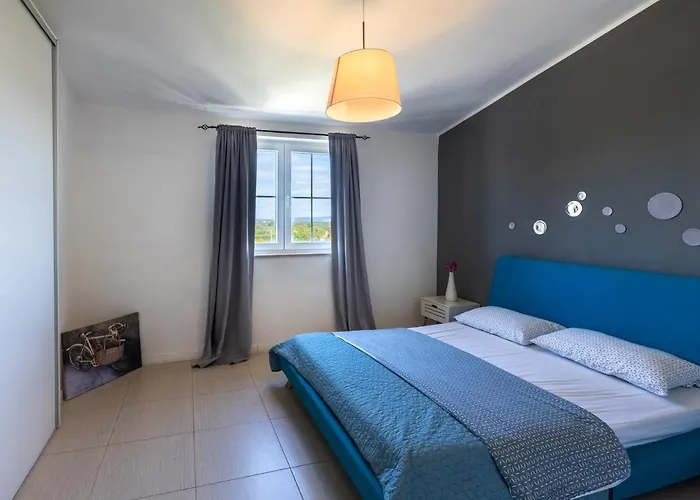 Stylish & Luxury Villa With Pool, Biliard, Extra Pool Heating Available - Wiibuk