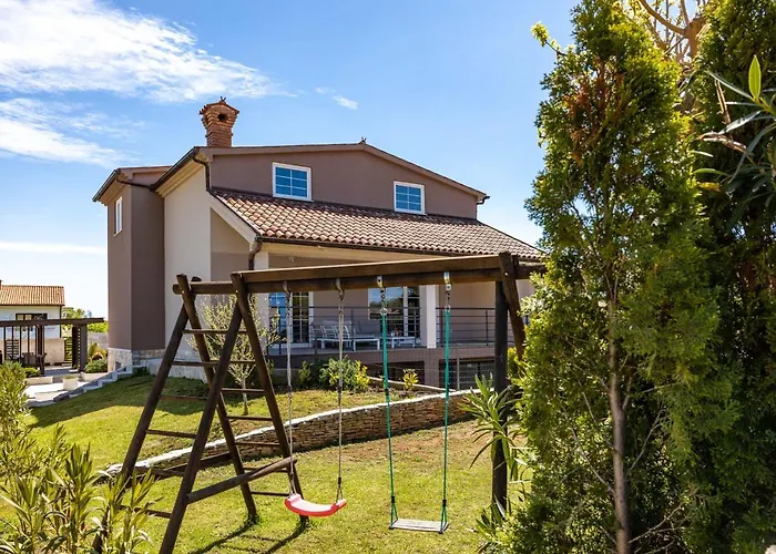 Stylish & Luxury Villa With Pool, Biliard, Extra Pool Heating Available - Wiibuk Pula