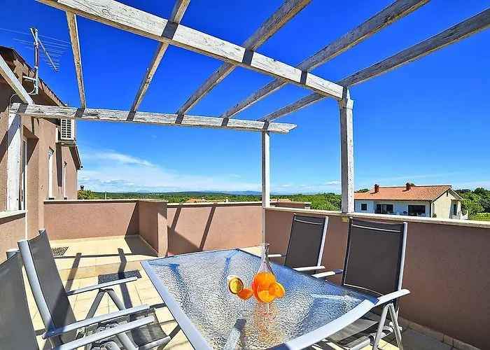 Villa Stylish & Luxury Villa With Pool, Biliard, Extra Pool Heating Available - Wiibuk Pula