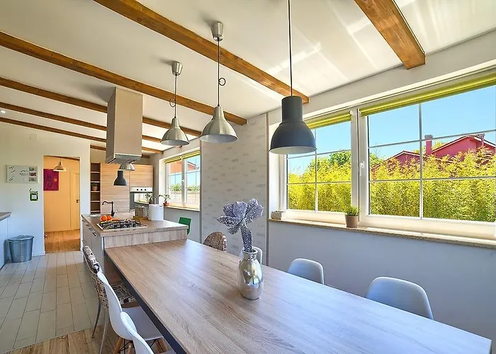 Stylish & Luxury Villa With Pool, Biliard, Extra Pool Heating Available - Wiibuk Pula