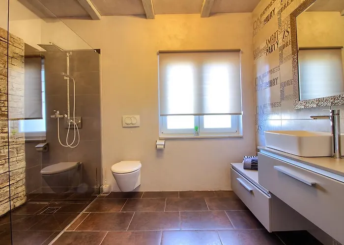 Villa Stylish & Luxury Villa With Pool, Biliard, Extra Pool Heating Available - Wiibuk *