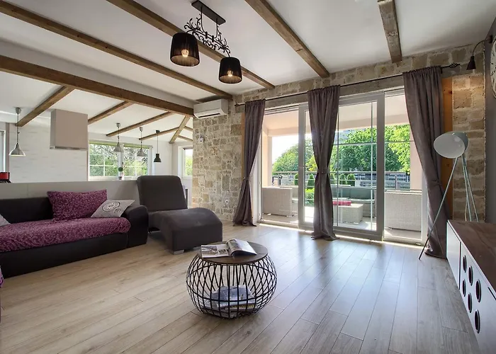 Stylish & Luxury Villa With Pool, Biliard, Extra Pool Heating Available - Wiibuk Villa *