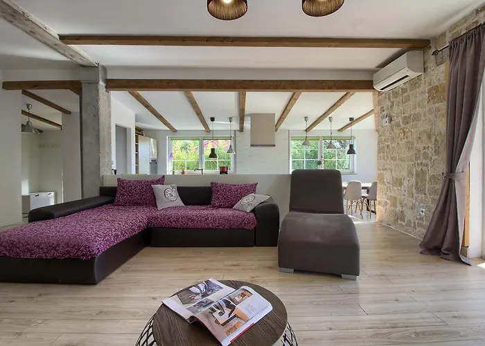 Stylish & Luxury Villa With Pool, Biliard, Extra Pool Heating Available - Wiibuk Villa